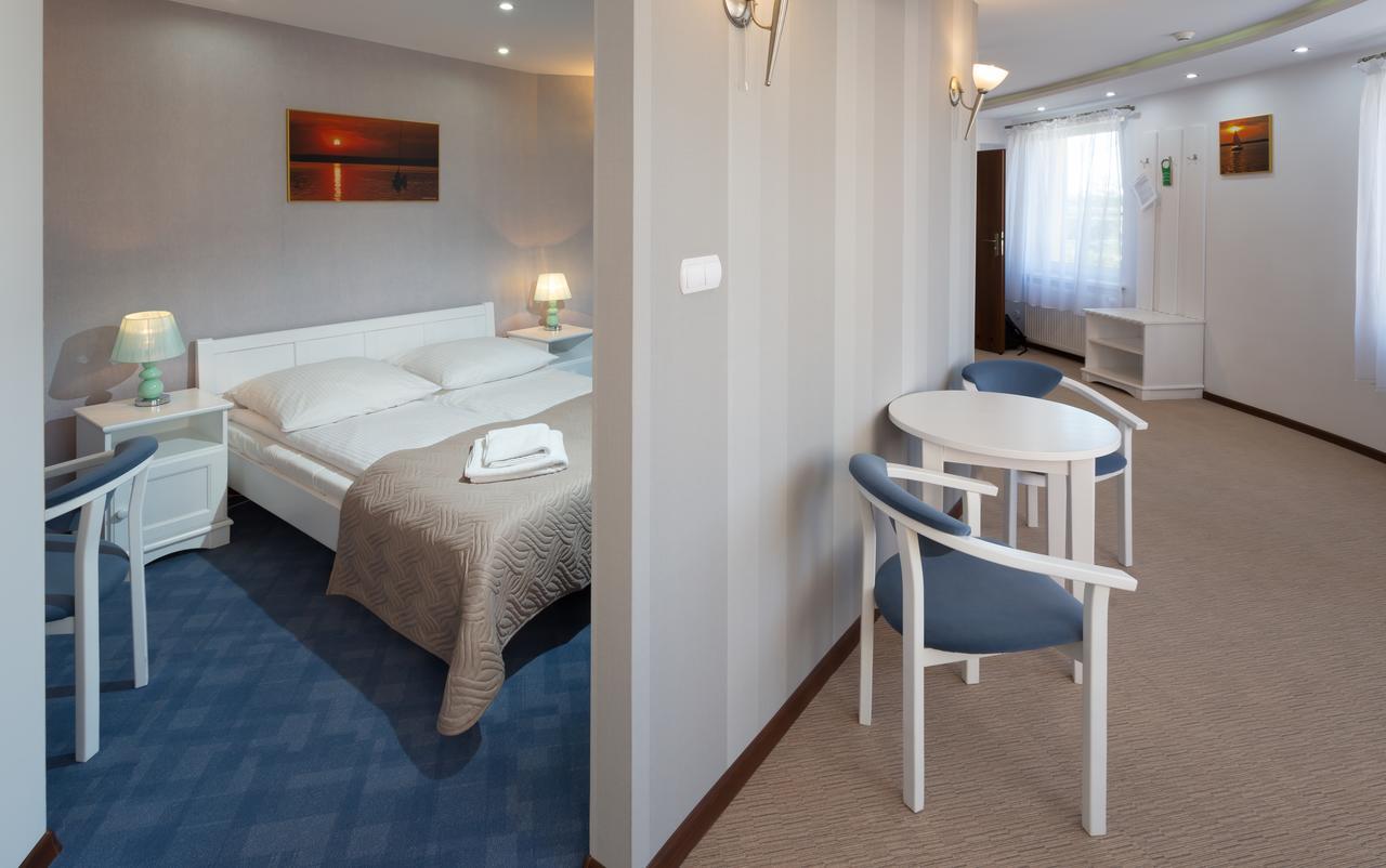 Kompleks Hotelowy Logos Августув Экстерьер фото
