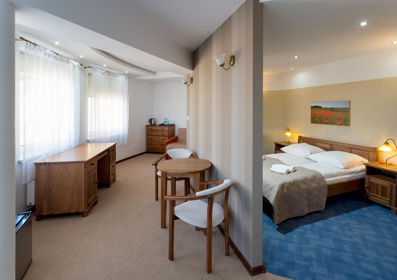 Kompleks Hotelowy Logos Августув Экстерьер фото