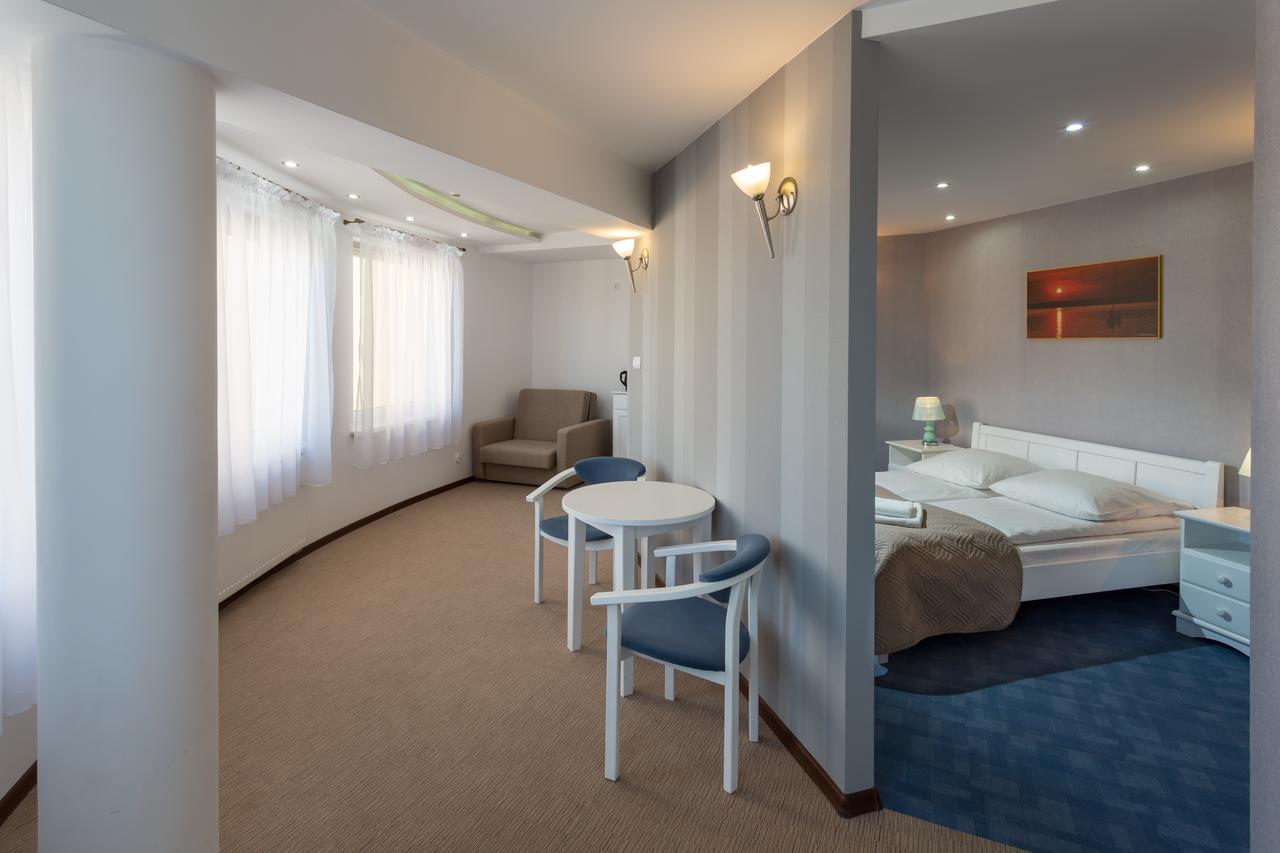 Kompleks Hotelowy Logos Августув Экстерьер фото