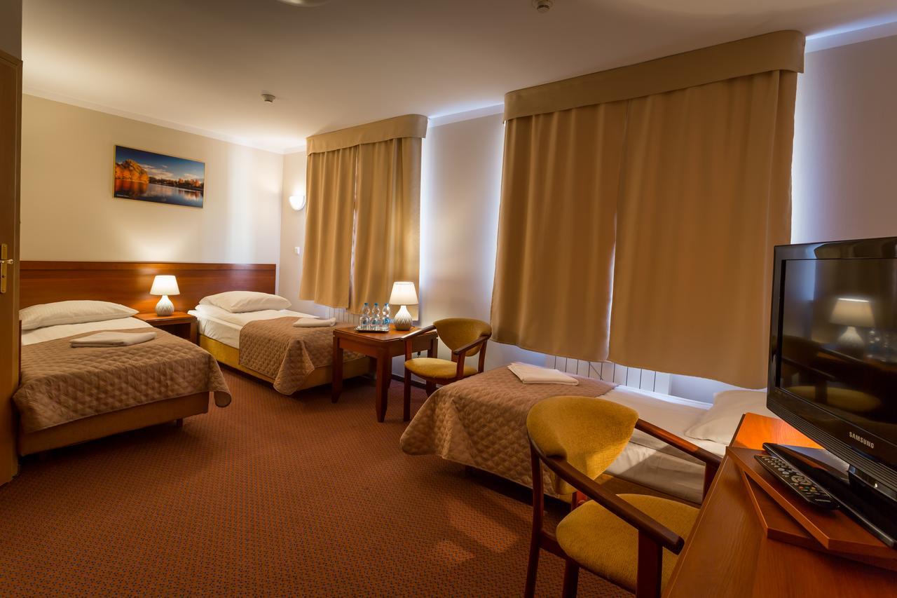 Kompleks Hotelowy Logos Августув Экстерьер фото